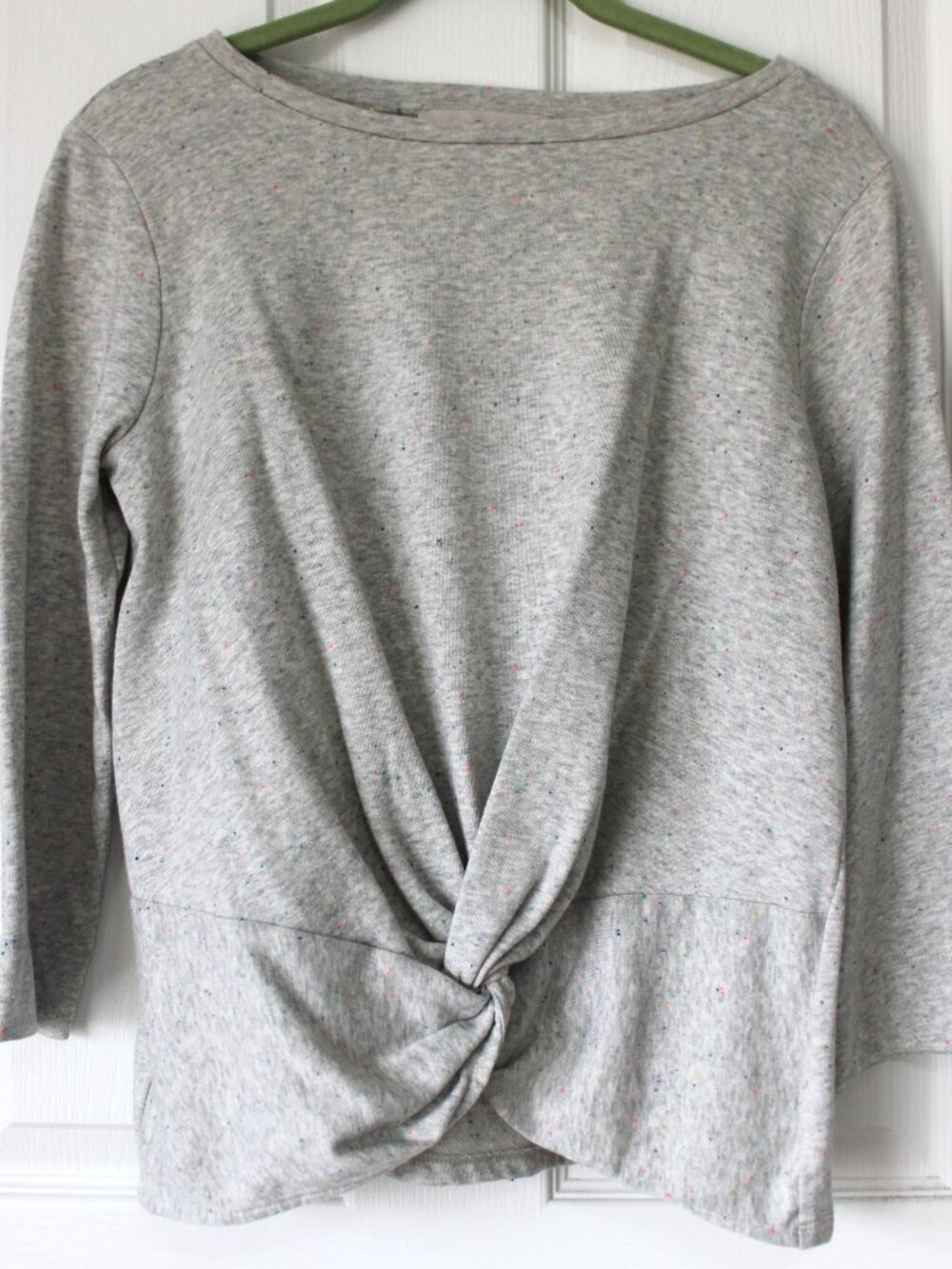 NWOT LOFT Grey Confetti Speckled Twist Front Top Size M